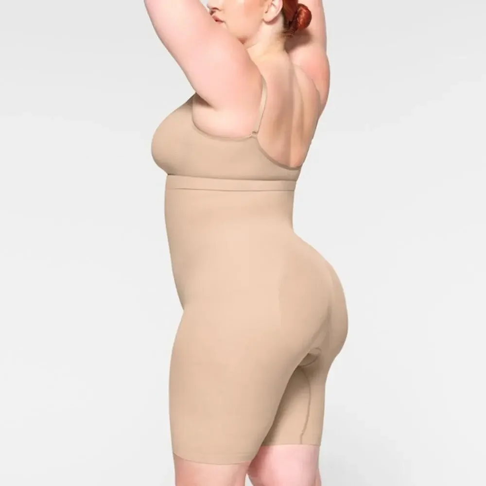 SKIMS SEAMLESS SCULPT High-Waisted Above The Knee Short - Mica Size L NWT #1984